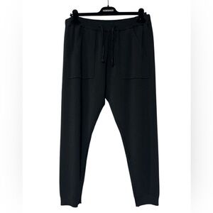 🆕 LEGOE Heritage Maternity Crepe Knit Jogger in Black